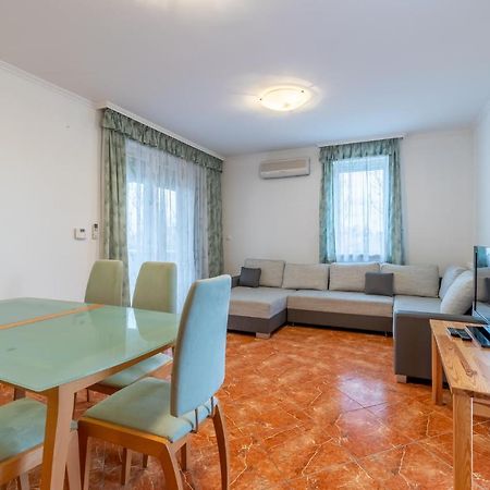 Egyuett A Csalad II Apartman By Bltn Siófok Eksteriør billede