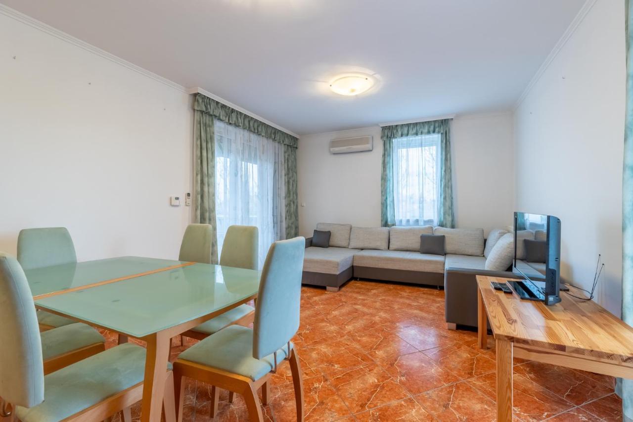 Egyuett A Csalad II Apartman By Bltn Siófok Eksteriør billede