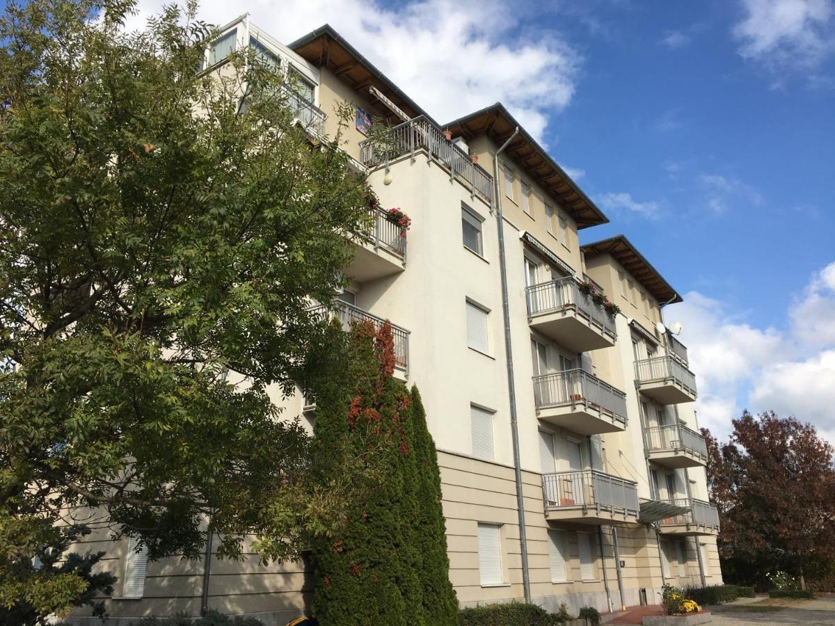 Egyuett A Csalad II Apartman By Bltn Siófok Eksteriør billede